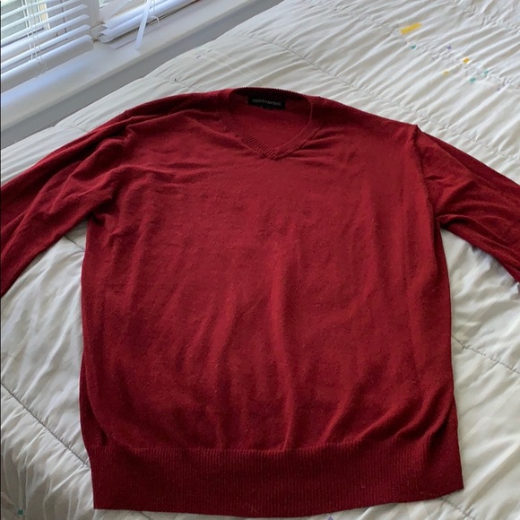 5 for $25 Men’s Maroon V-neck sweater - good condition - Picture 1 of 2